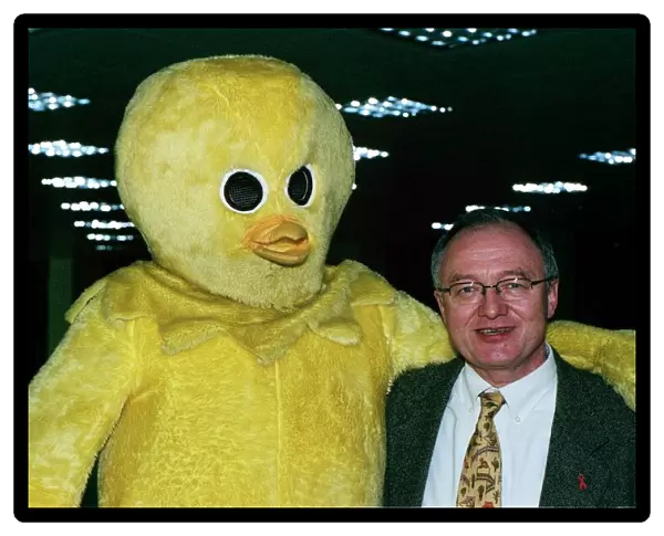 Ken Livingstone at canary wharf jog awards Nov 1999 Ken Livingstone with Canary