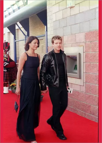 Melanie Sykes with Max Beesley June 1999 Hand in hand