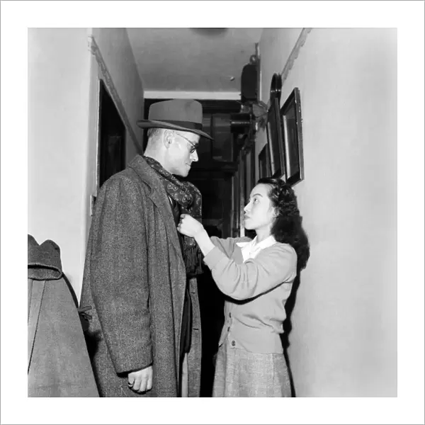 Domestic Scenes Man and Wife. February 1953 D613-002