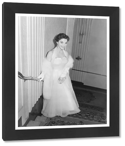Sidey Mirror Staff Photographer 6th March 1952 Attending her first premiere
