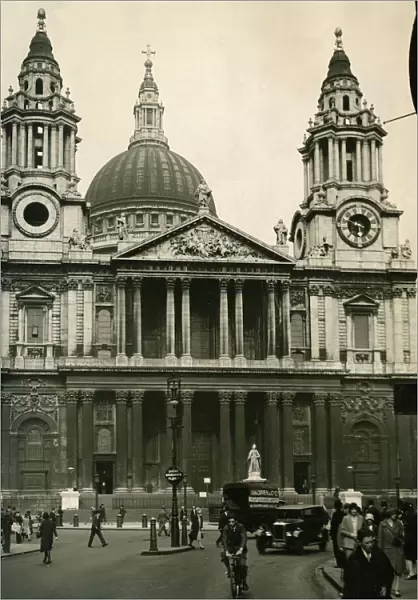 The main entrance to St Pauls Cathedral, Ludgate Hill February 1935