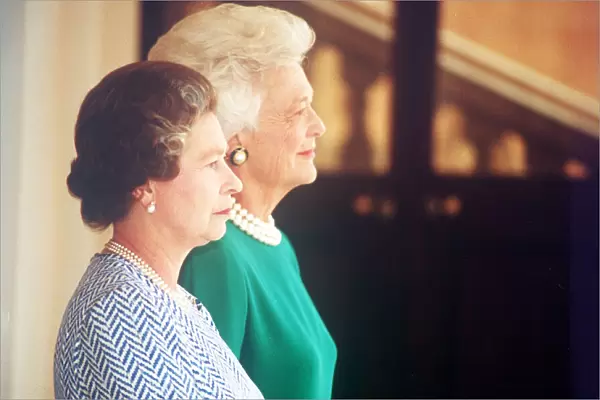 Barbara Bush June 1989 First Lady of the United States of America with Queen Elizabeth