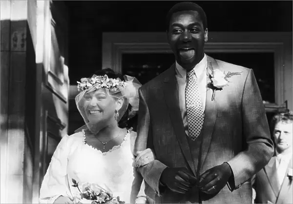 Comic Lenny Henry marries comedienne Dawn French at St Paul