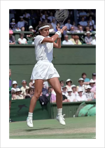 Wimbledon. Gabriella Sabatini v. Jennifer Capriati. July 1991 91-4353-015