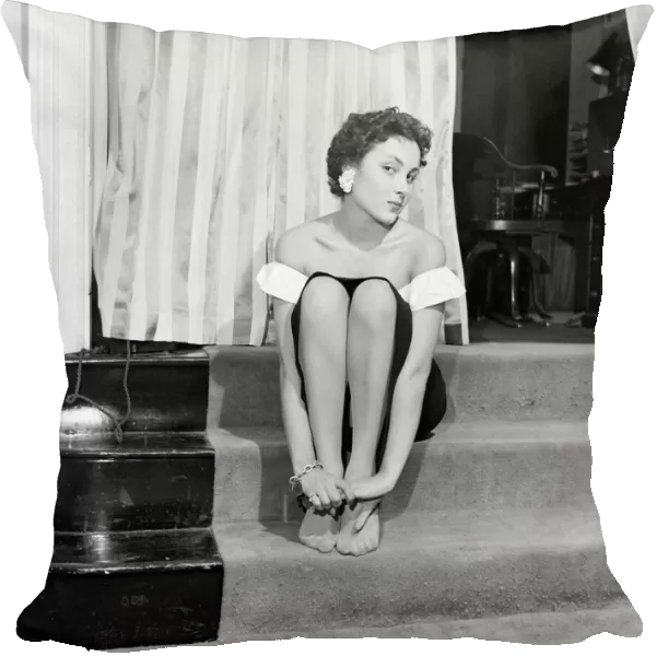Pascale Roberts - Actress. October 1952 C5204