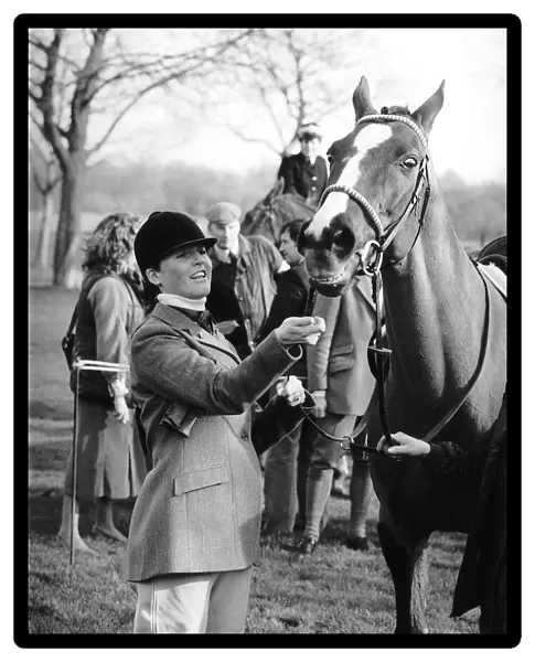 Duchess of York before mounting the horse Aldaniti winner of the 1981 Grand National to