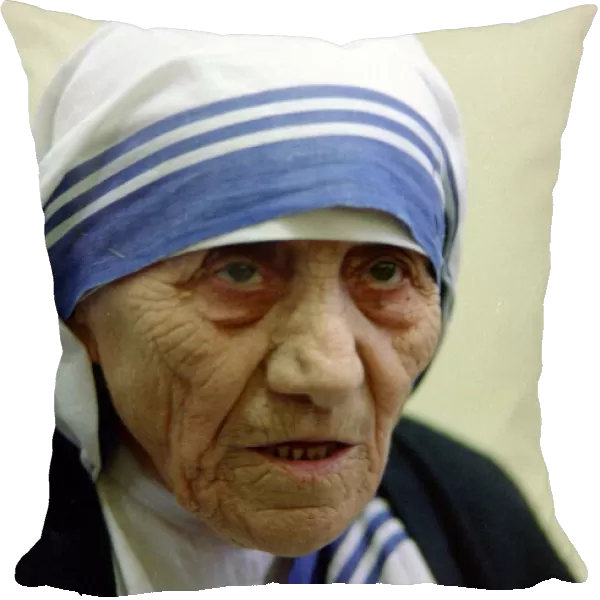 Mother Teresa in London to draw up plans to tackle poverty