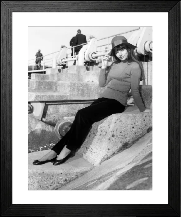 Framed Print : Black and white print of Cyd Hayman in a glamorous pose Framed Print : Black and white print of Cyd Hayman in a glamorous pose