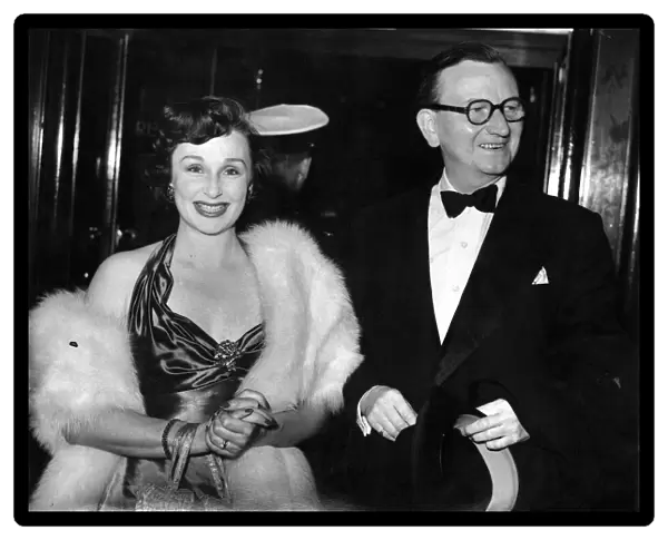 Film Premiere of 'Sunset Boulevard', at the Carlton Theatre. Googie Withers