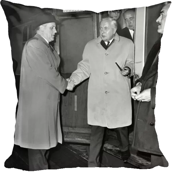 Politics: British Prime Minister Harold Wilson arrving at Lime Street railway station in