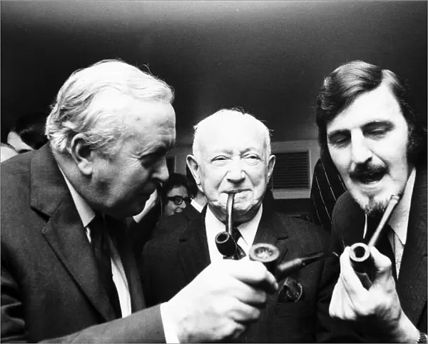 Harold Wilson, lord shinwell and Jimmy Hill all smoking pipes in a line Dbase Msi