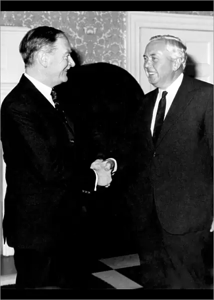 Mr. Cosgrave (left) with Mr. Wilson at No. 10. September 1974 P009260