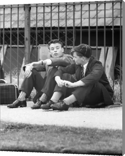 Students gathered outside at Aylesbury Grammar School. June 1960 M4451