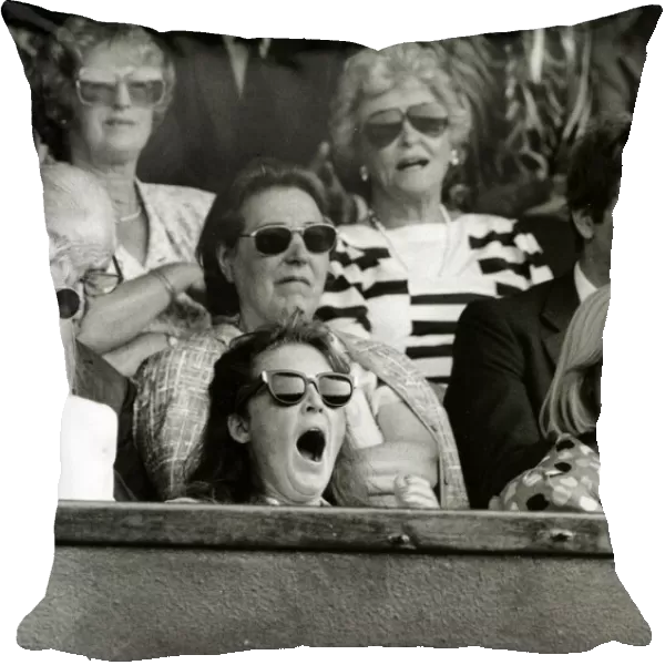 Sarah Ferguson Yawning at Wimbledon in crowd Sleepy Fergie July 1986