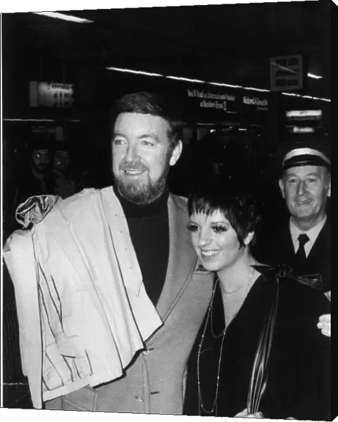 Liza Minnelli with her new husband Jack Haley September 1974 at Heathrow Airport