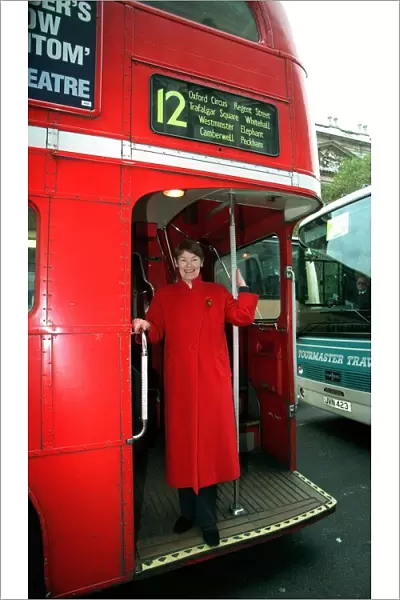 Glenda Jackson MP London Mayor Candidate November 1999 on a number 12 bus in