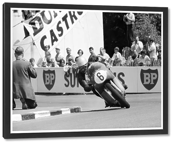 Lightweight 250cc race, Isle of Man. Gary Hocking. 4th June 1962