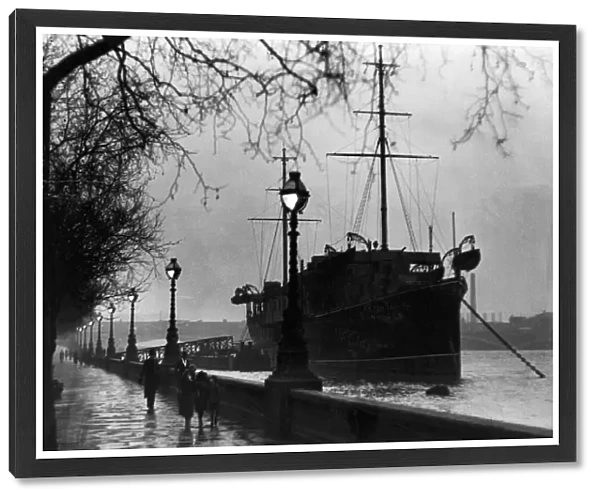 A very high tide at The Thames, Blackfriars, London. 29th December 1931