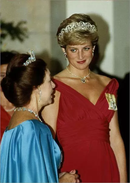 Princess Diana with Princess Margaret during a banquet held at the V&A Museum in honour