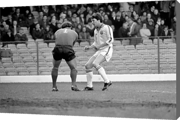 Leeds United 1 v. Sunderland 0. Division One Football. February 1981 MF01-33-062