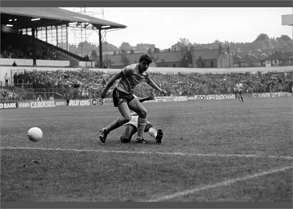 Leeds United 1 v. Sunderland 0. Division 1 Football. October 1981 MF04-06-057