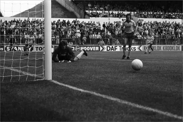 Leeds United 0 v. Arsenal 0. Division one football. September 1981 MF03-14-049