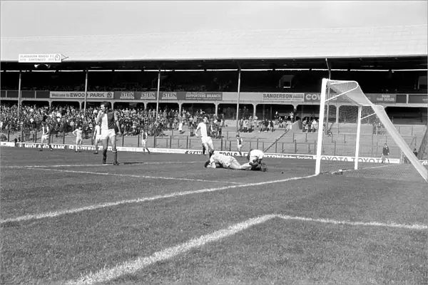 Blackburn Rovers 4 v. Newcastle United 1. Division 1 Football. May 1982 MF07-08-016