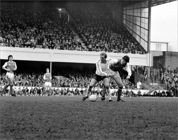 Arsenal 2 v. Bolton Wanderers 0. Division 1 football. February 1980 LF01-29-026