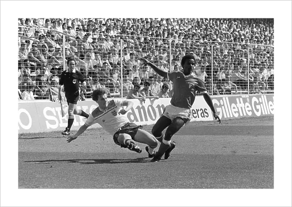England v Kuwait world cup 1982 Steve Coppell gets a cross into the box