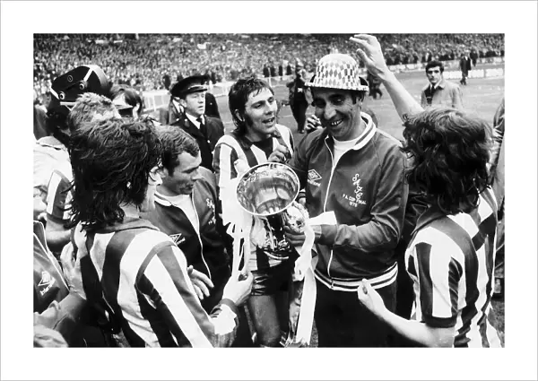 Bob Stokoe Sunderland Manager celebrating with his team after winning the FA Cup