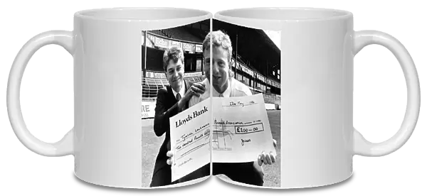 The Great North Run 8 June 1986 - Mike Berryman, left, hands over the cheque for