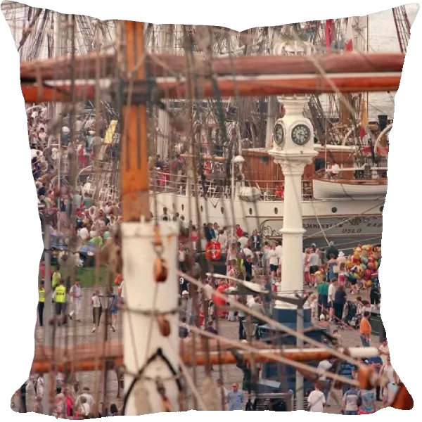 Cutty Sark Tall Ships Race July 1999 crowds in Greenock on the quayside with ships in