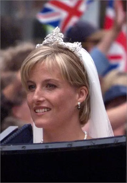 Sophie Rhys Jones pictured in carriage after her wedding to Prince Edward June