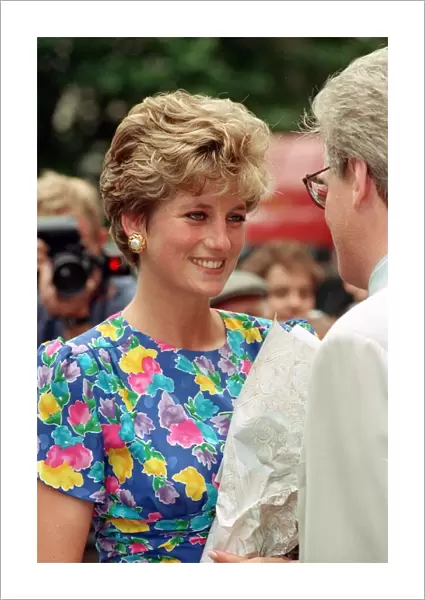 Princess Diana visiting the Lighthouse Project for AIDS Victims in London