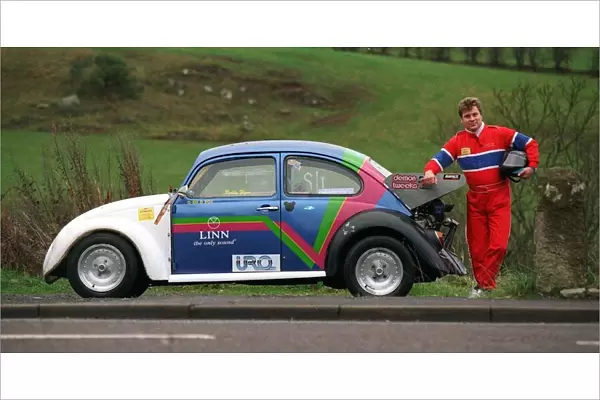 RODDY FLYNN AND HIS VW BEETLE DRAG RACER November 1997