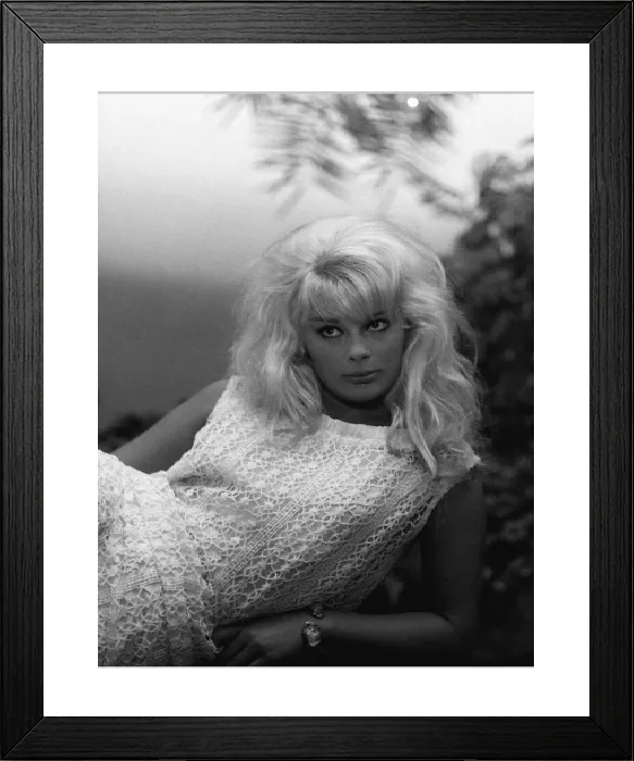 Framed Print : Elke Sommer in Tamahine 1961 Print (00140) Framed Print : Elke Sommer in Tamahine 1961 Print (00140)
