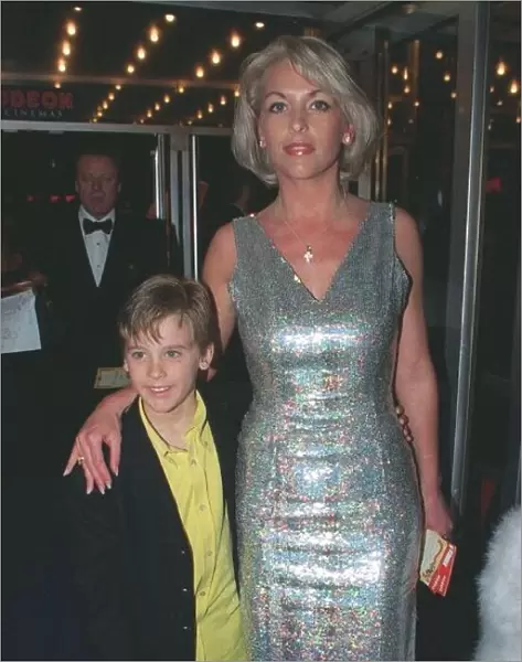 Sheryl Gascoigne TV Presenter with son March 1998 arriving at the film premiere of