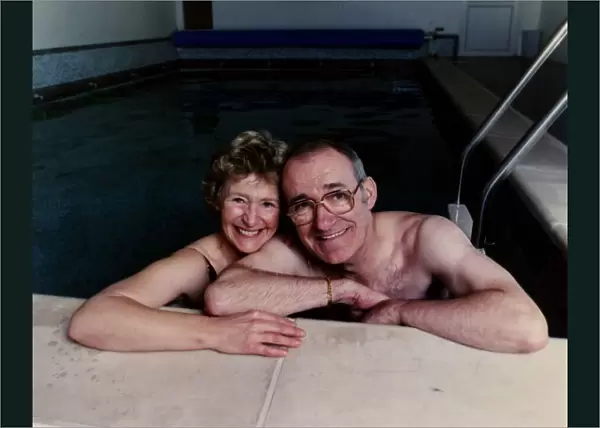 Jim Bowen comedian  /  TV Presenter with his wife