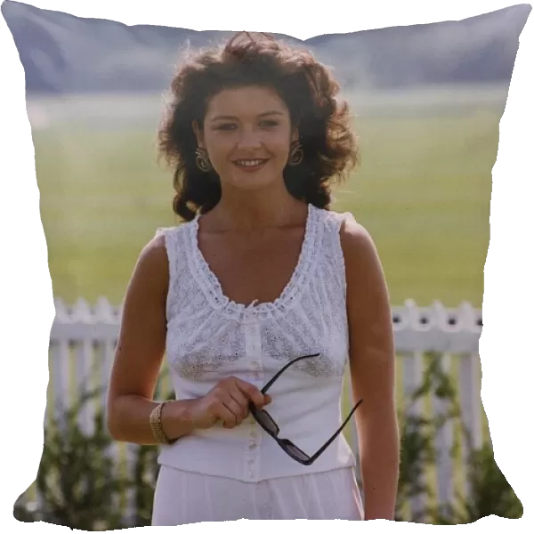 Catherine Zeta Jones actress in the Tv Programme The Darling Buds of May
