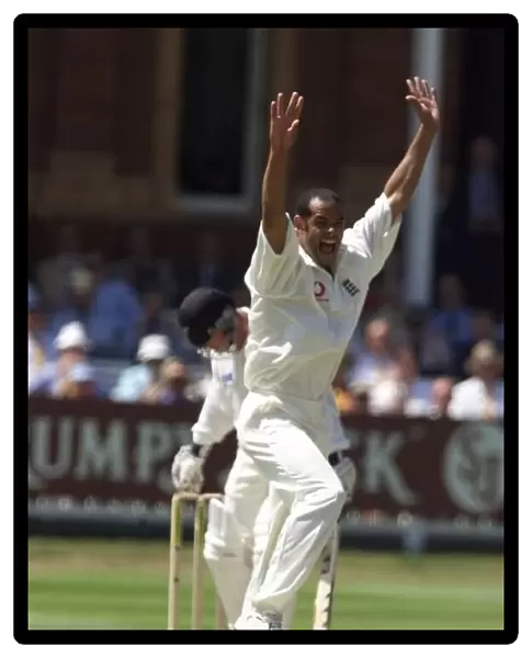 Dean Headley claims the wicket of the first Kiwi July 1999 wicket of the day