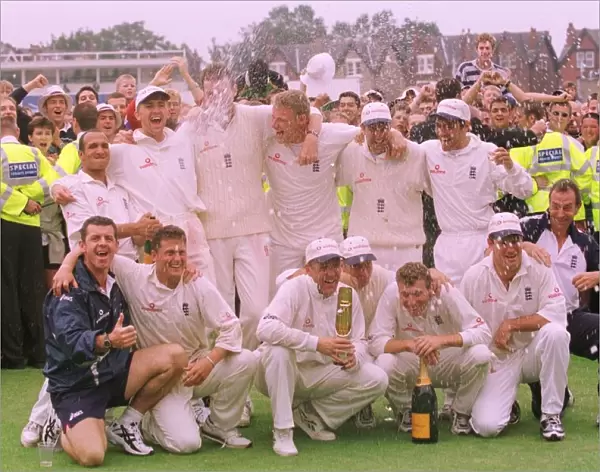 England v South Africa 5th test at Headingley aug 1998 england team group