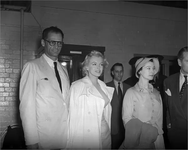 Marilyn Monroe with husband Arthur Miller July 1956 with Vivian Leigh