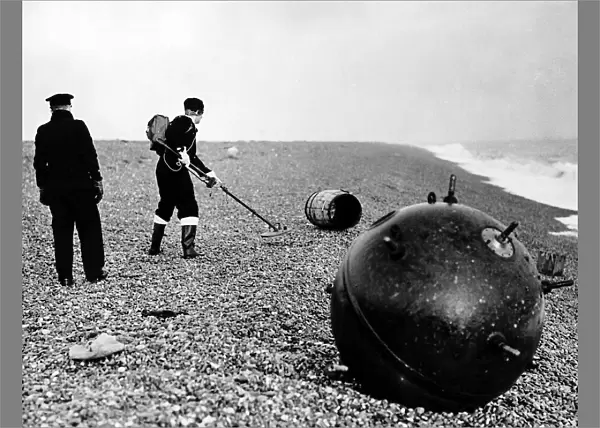 WW2 German mine washed up on the Suffolk coast 1946