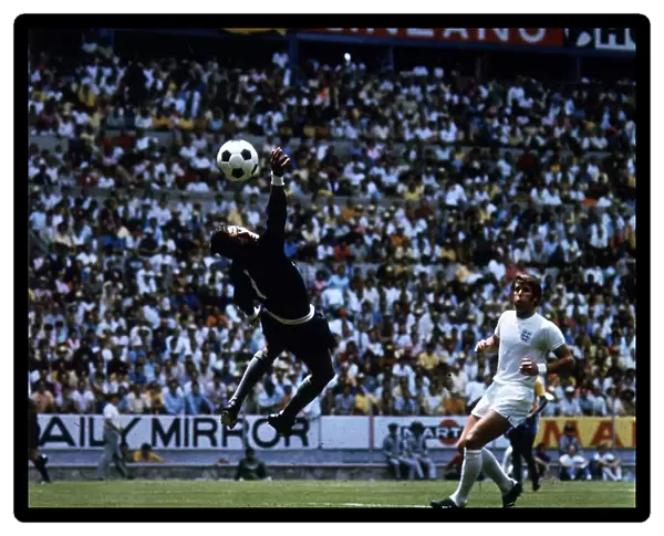 Geoff Hurst beats Brazilian keeper Felix but misses the goal during the epic World Cup