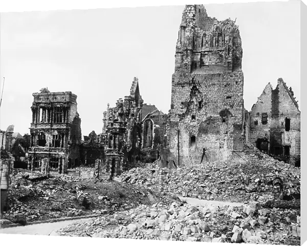 Ruins of the Hotel de Ville in Arras after German bombing during World War I in 1917