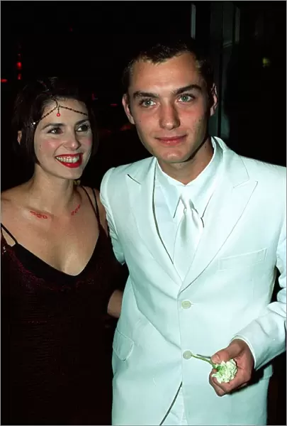 Jude Law and Sadie Frost at premiere of Oscar Wilde 1997