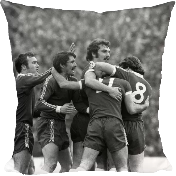 Ron Harris & Charlie Cooke of Chelsea celebrate win 1978 against Liverpool FA cup