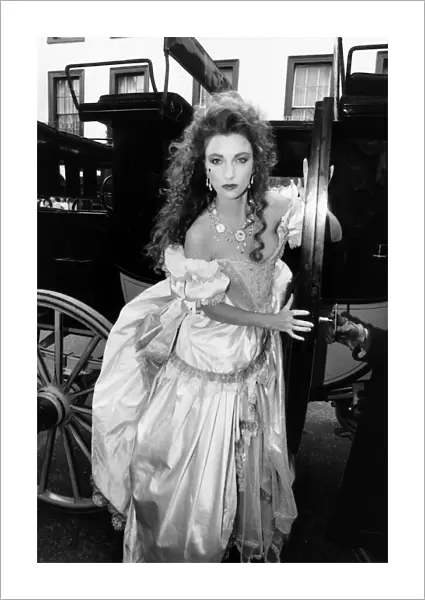 Jane Seymour British actress 1986 wearing Emanuels dress November 1986