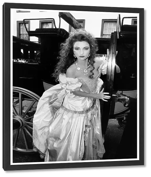 Jane Seymour British actress 1986 wearing Emanuels dress November 1986