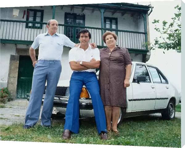 Seve Ballesteros July 1982 Golfer golf with his parents sitting on bonnet of